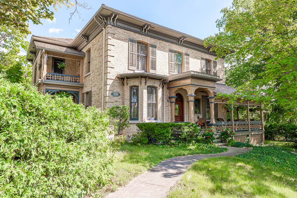 Eve Claxton Official site